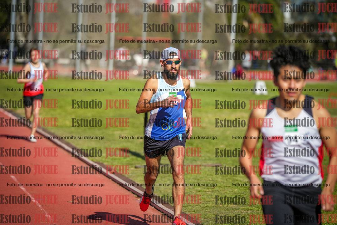 Fotos de los 800 m llanos de varones