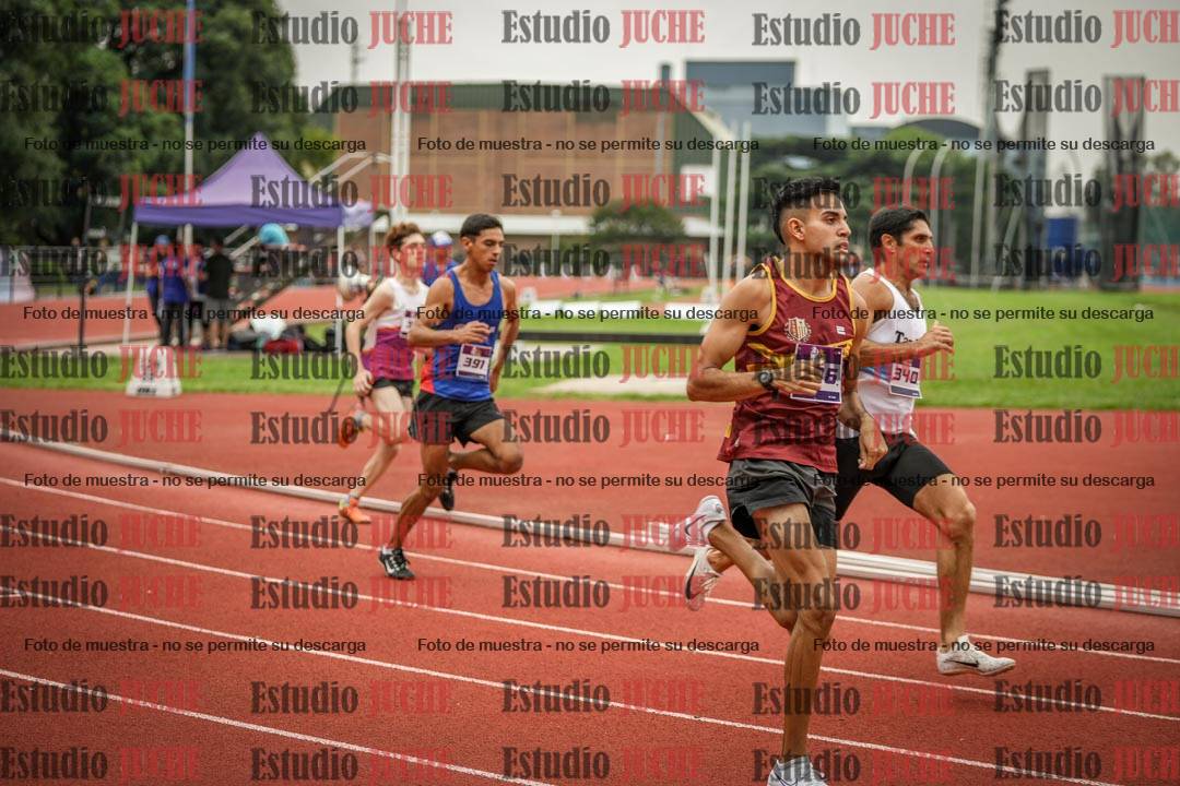 Fotos de los 800 m llanos de varones