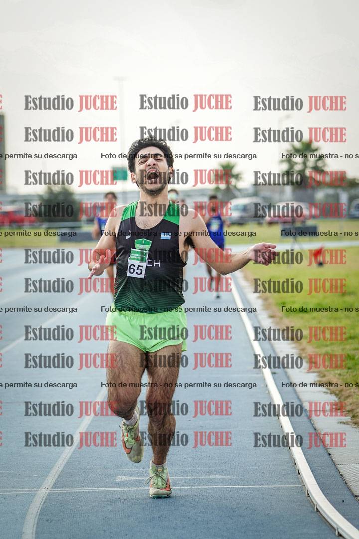 Fotos de los 800 m llanos de varones