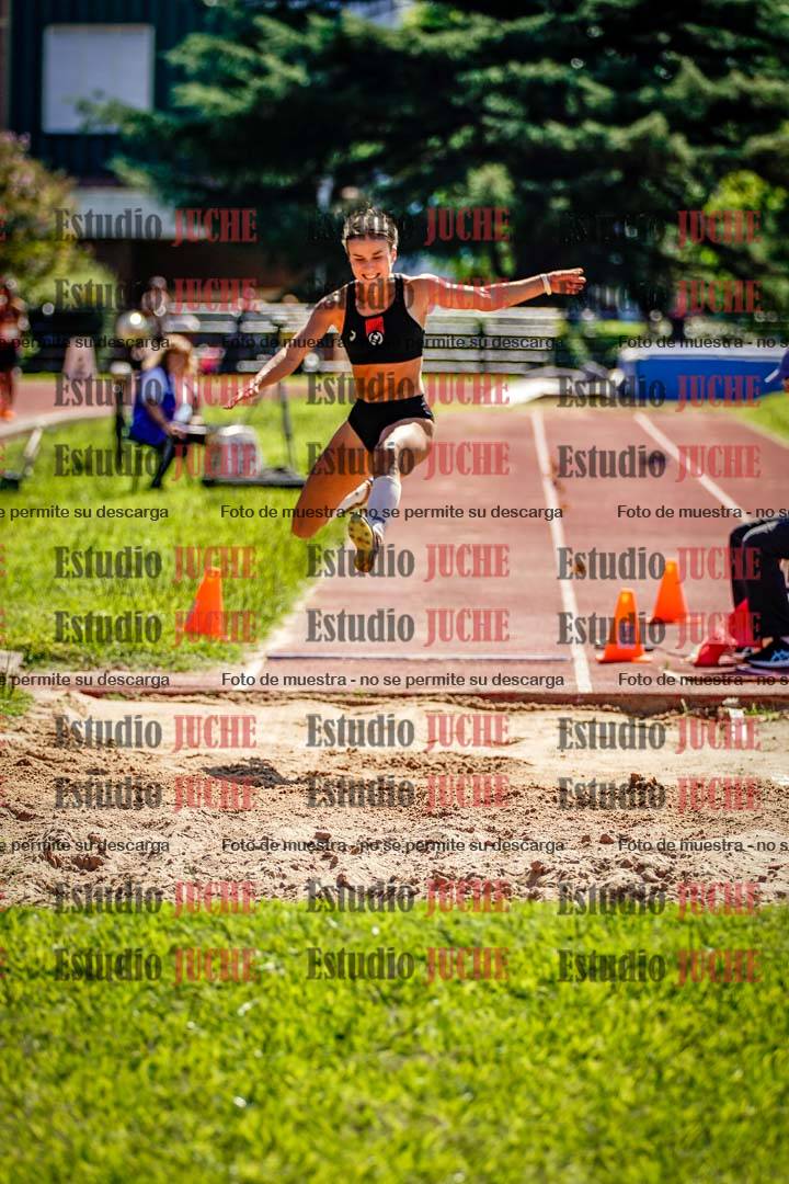 Fotos del salto en largo de mujeres