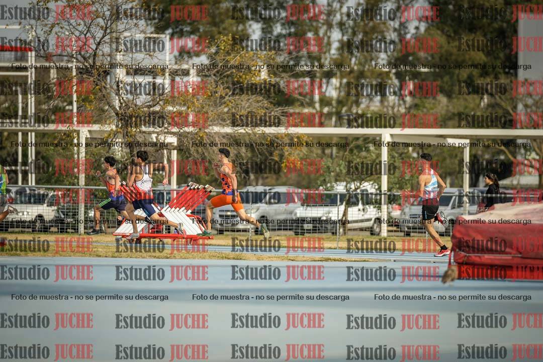 Fotos de los 200 m llanos de varones