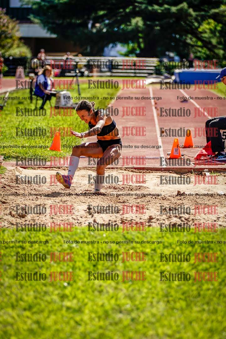 Fotos del salto en largo de mujeres