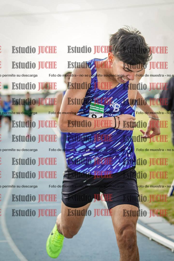 Fotos de los 800 m llanos de varones