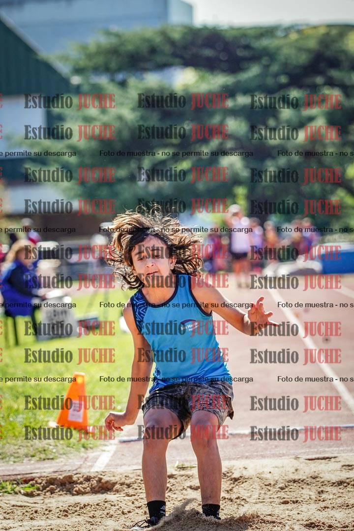 Fotos del salto en largo de varones