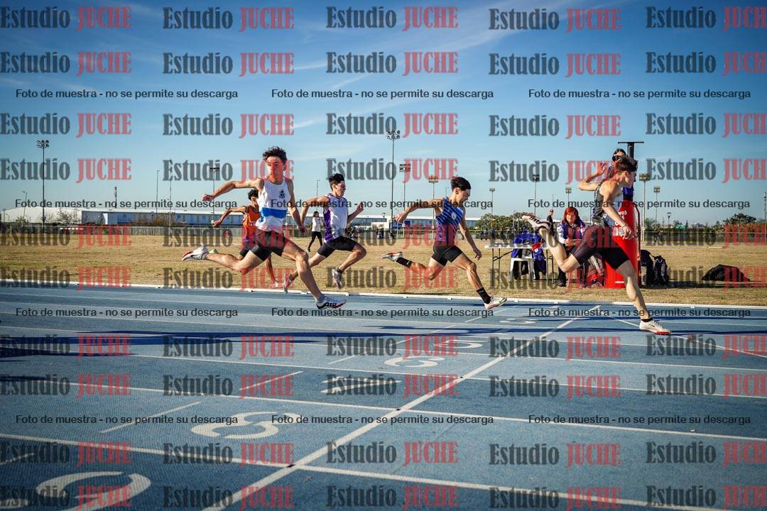 Fotos de los 100 m llanos de varones - FINAL U18