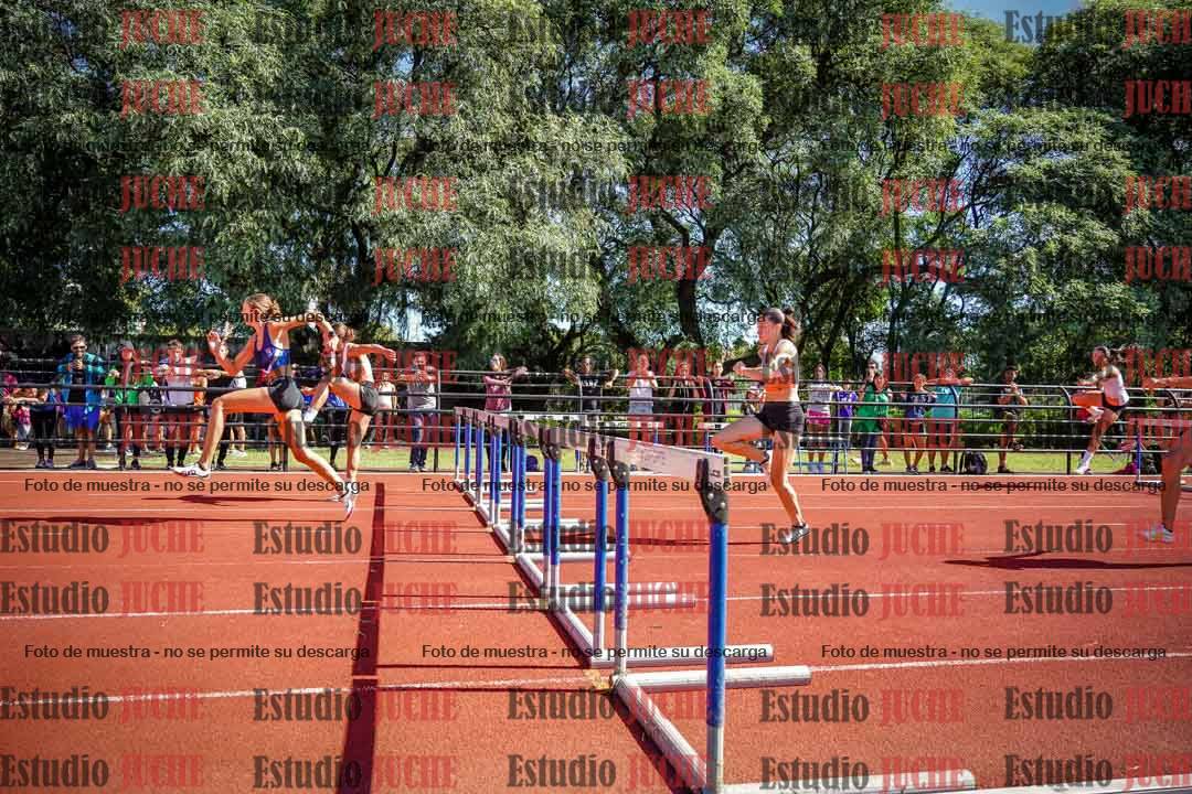 Fotos de los 100 m con vallas de mujeres