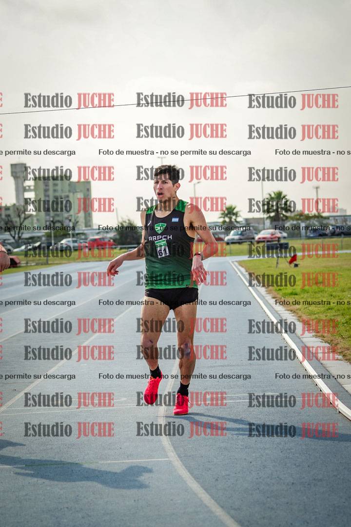 Fotos de los 800 m llanos de varones