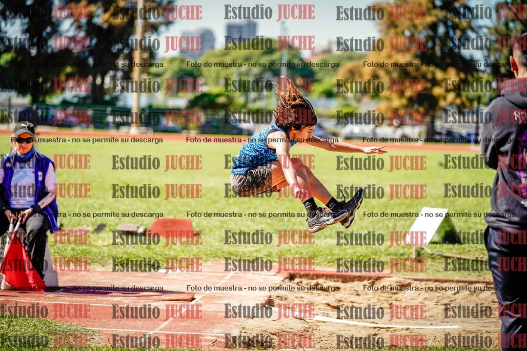 Fotos del salto en largo de varones