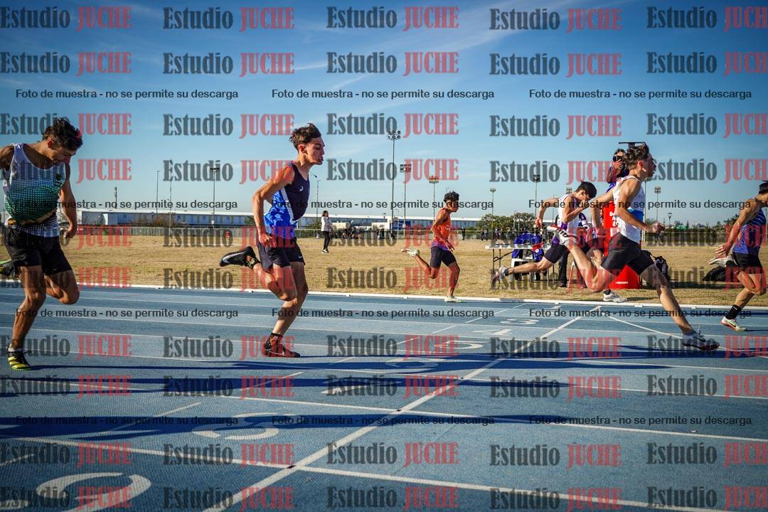 Fotos de los 100 m llanos de varones - FINAL U18