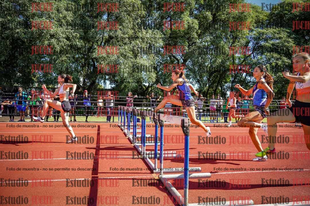 Fotos de los 100 m con vallas de mujeres