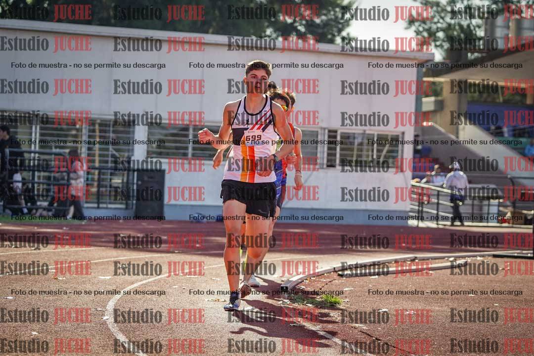 Fotos de los 800 m llanos de varones