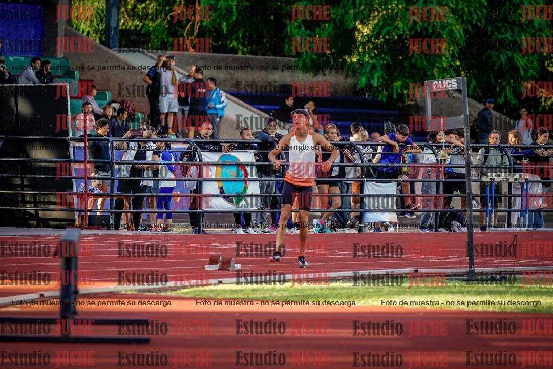 Fotos de los 400 m llanos de varones