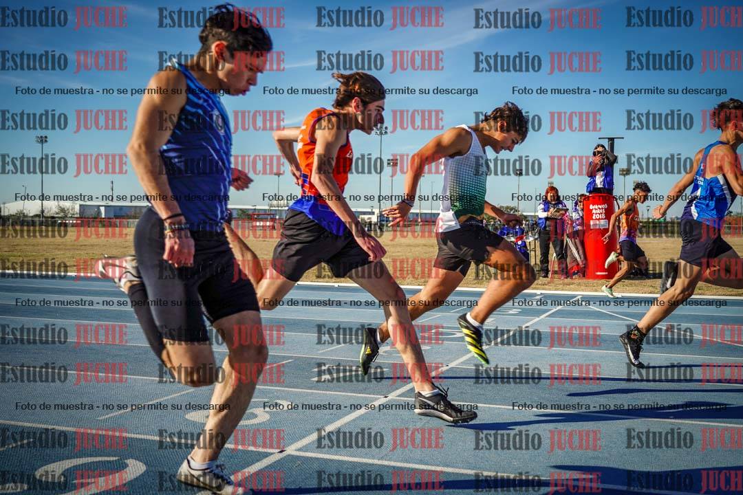 Fotos de los 100 m llanos de varones - FINAL U18