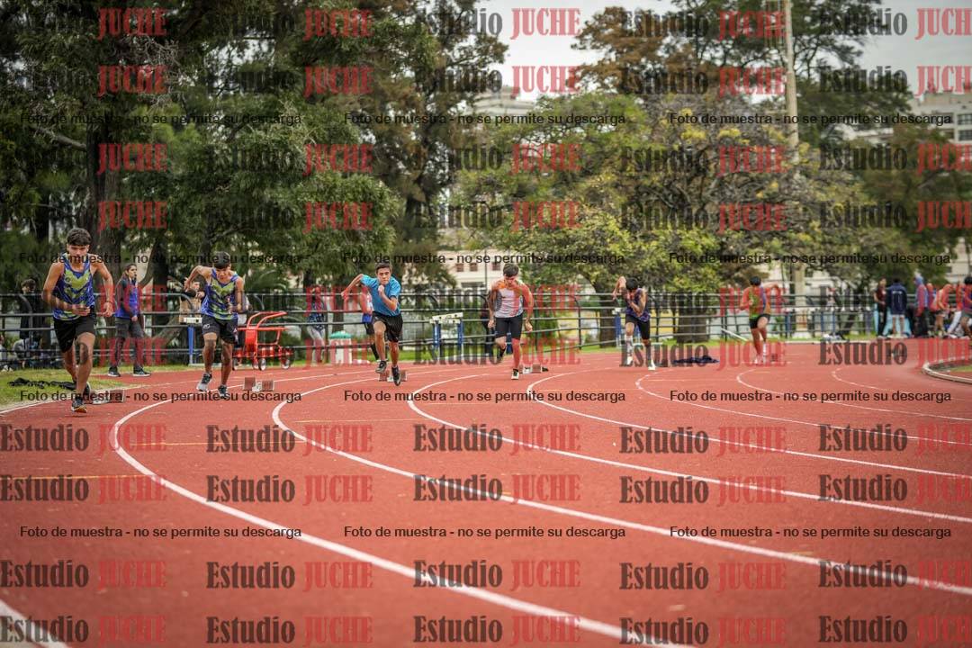 Fotos de los 200 m llanos de varones
