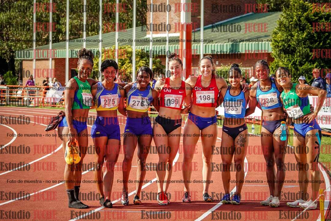 Fotos de algunos extras y podios del día 1