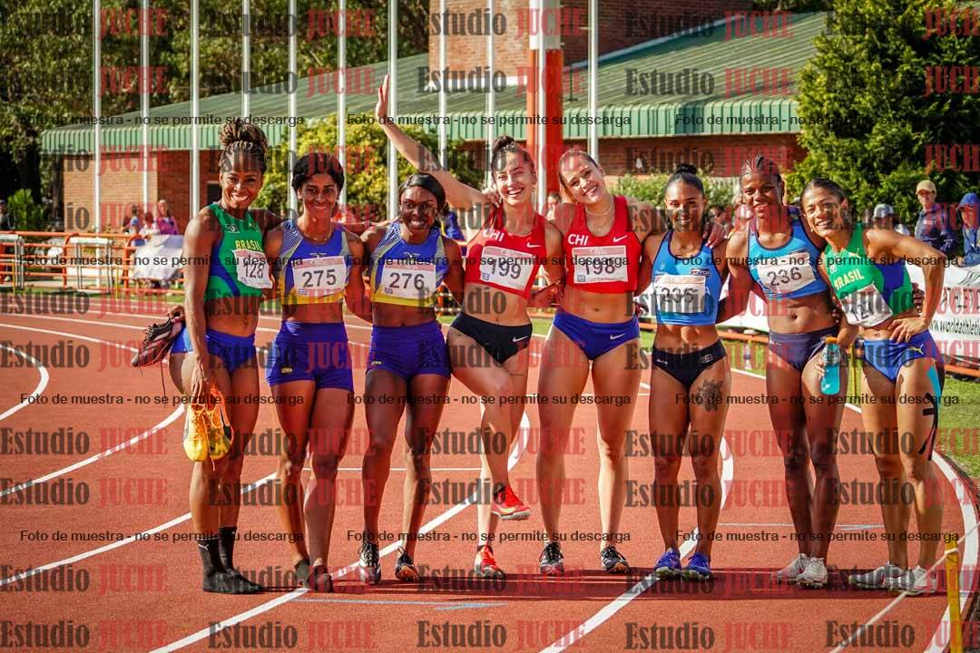 Fotos de algunos extras y podios del día 1