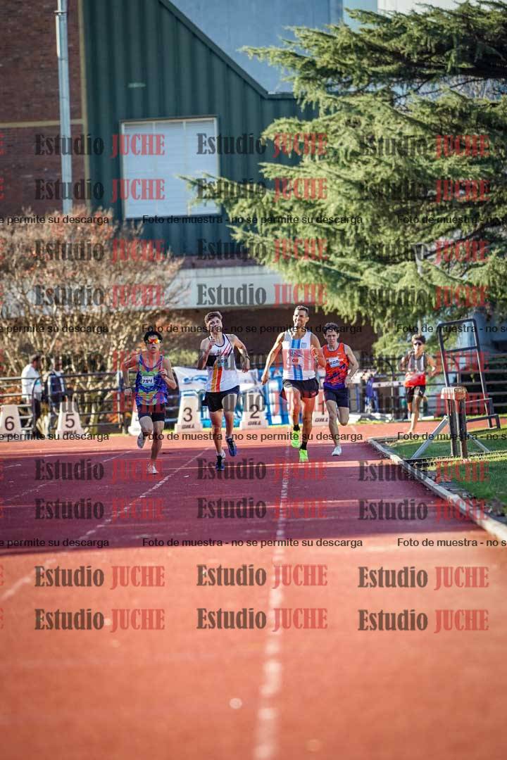 Fotos de los 800 m llanos de varones