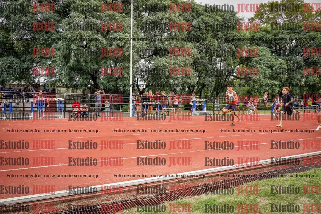 Fotos de los 80 m llanos de varones