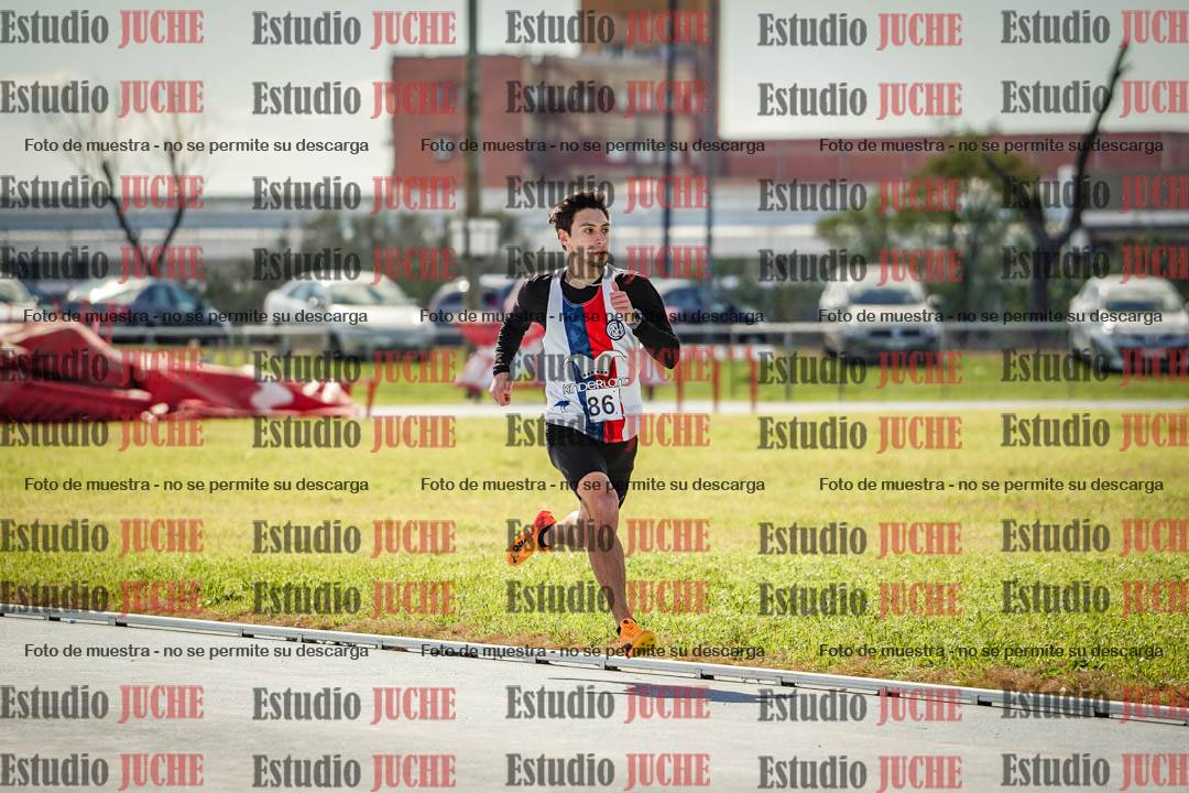 Fotos de los 800 m llanos de varones