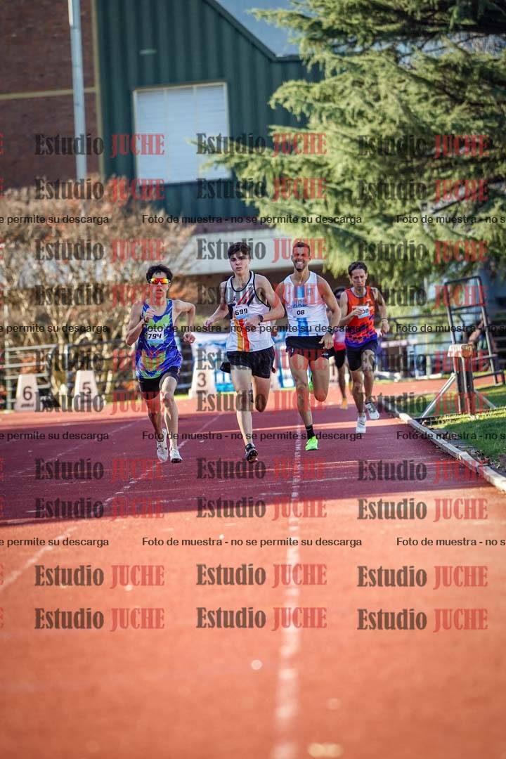 Fotos de los 800 m llanos de varones