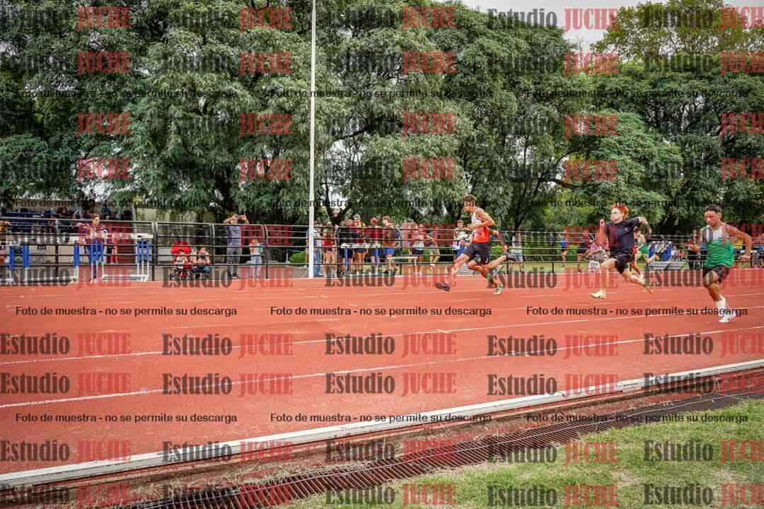 Fotos de los 80 m llanos de varones