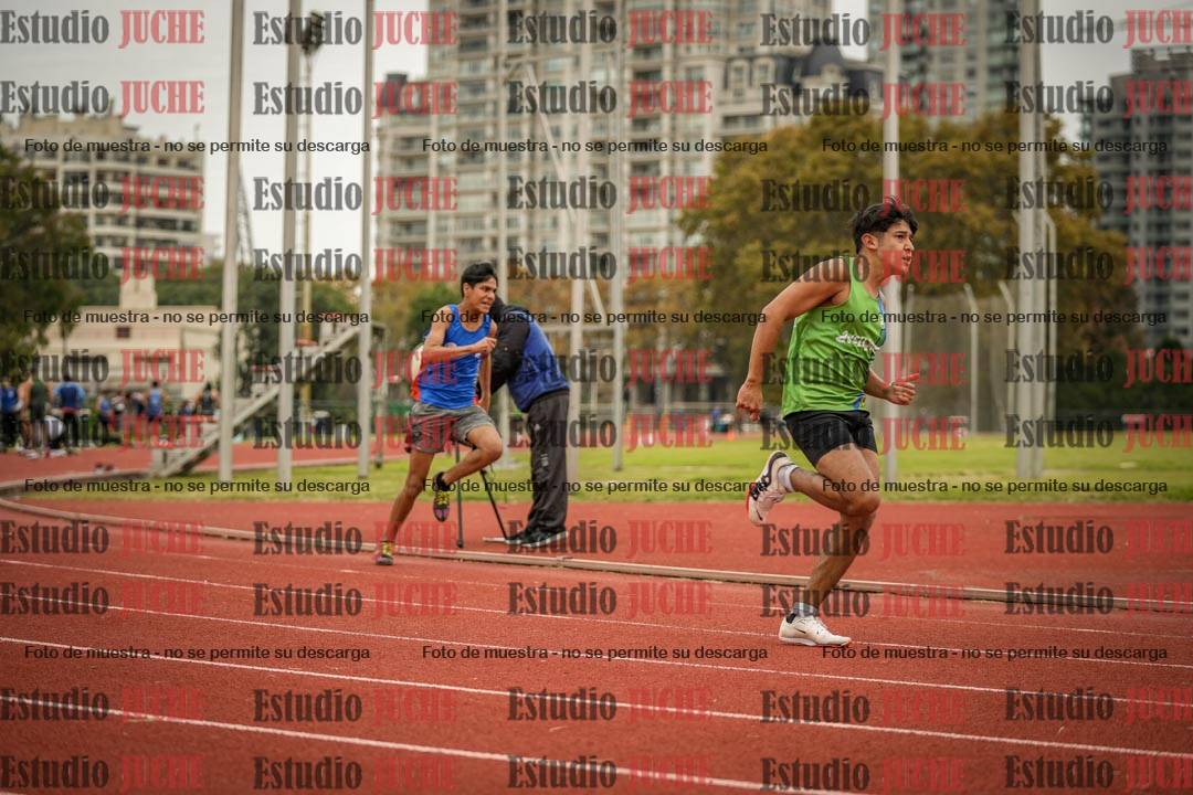 Fotos de los 200 m llanos de varones