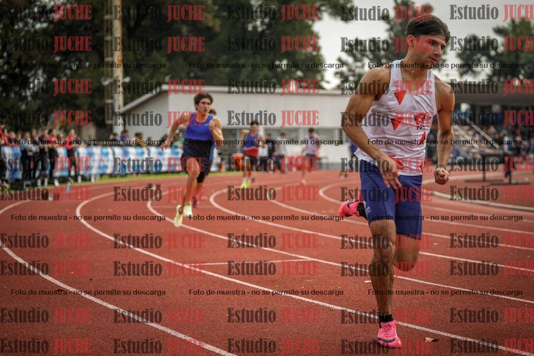 Fotos de los 400 m llanos de varones