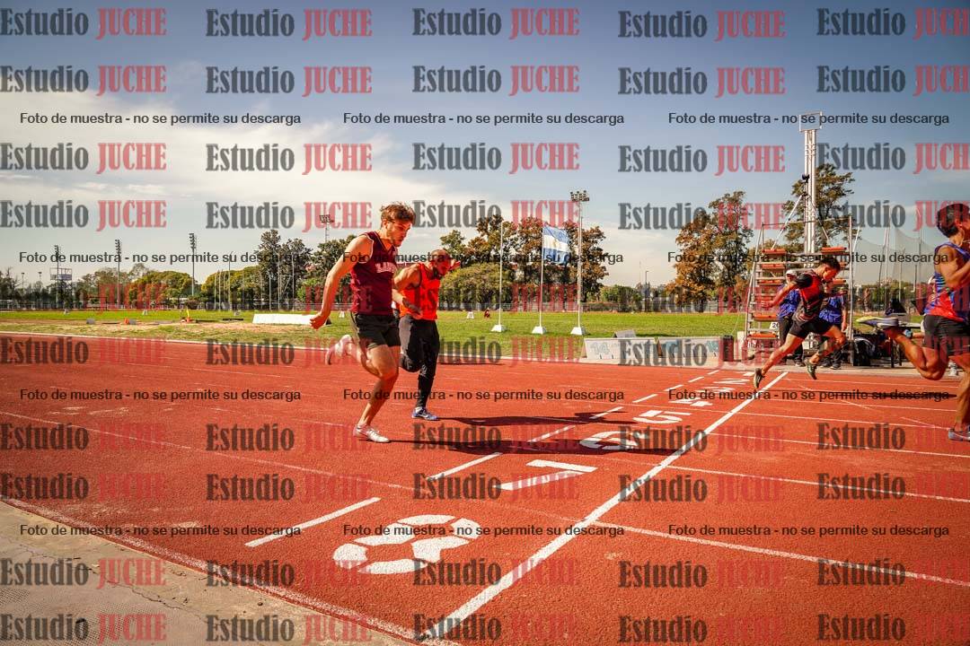 Fotos de los 100 m llanos de varones