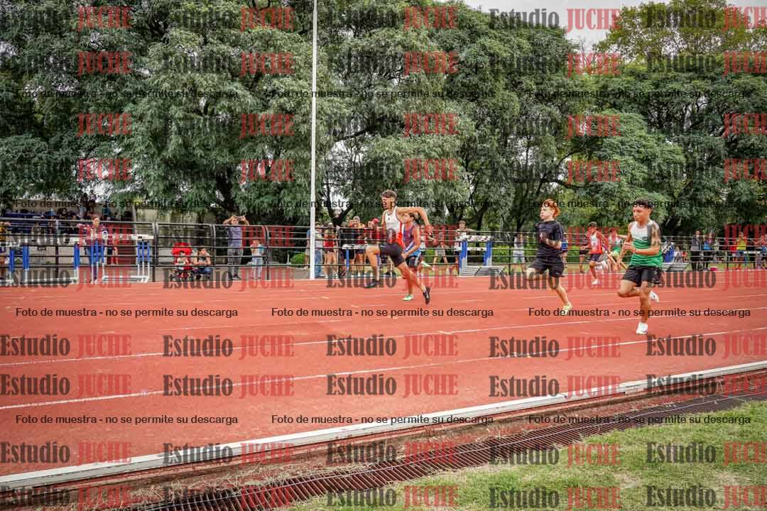 Fotos de los 80 m llanos de varones