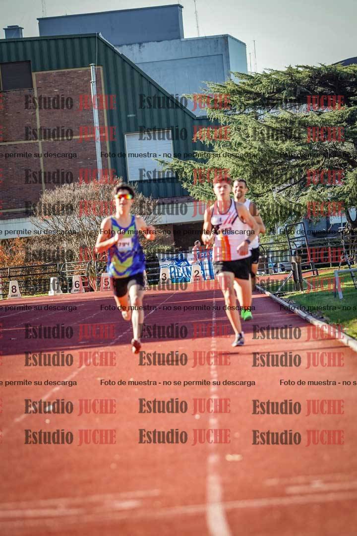 Fotos de los 800 m llanos de varones