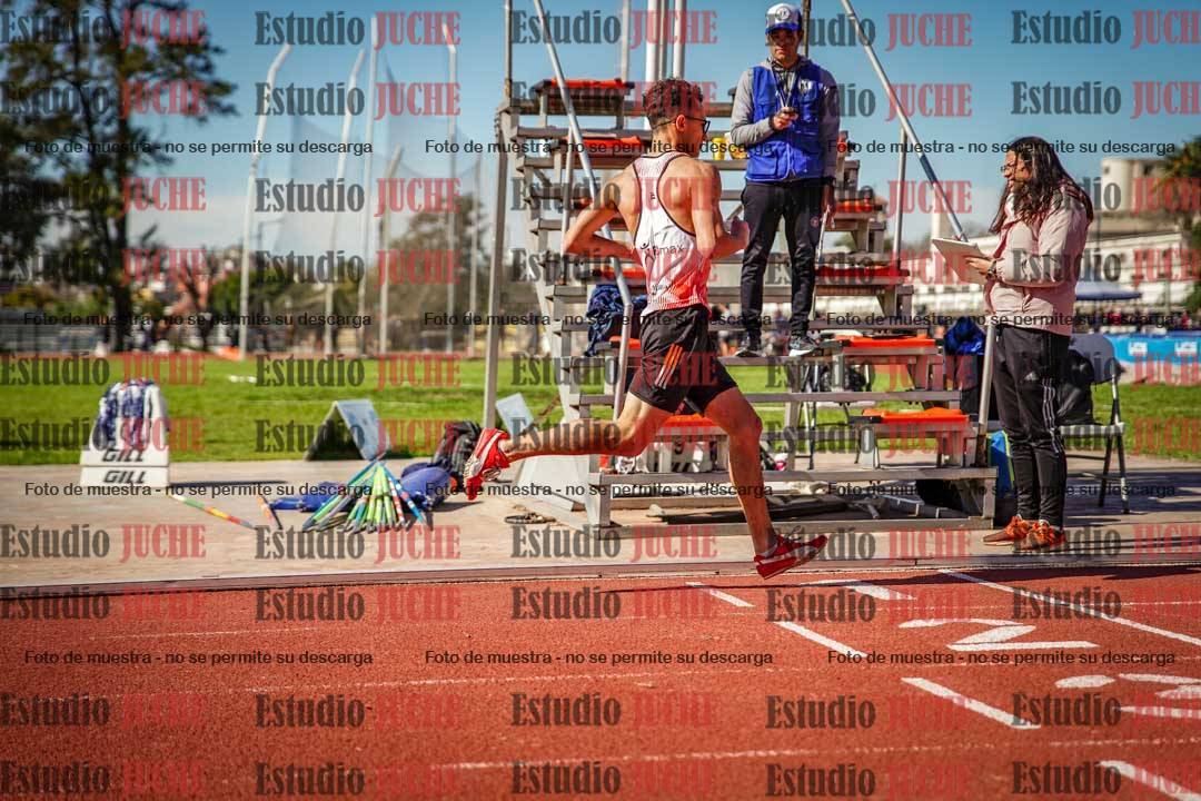 Fotos de los 800 m llanos de varones