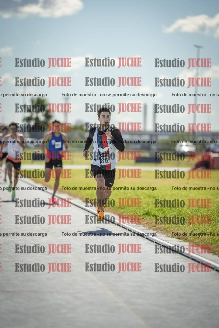 Fotos de los 800 m llanos de varones