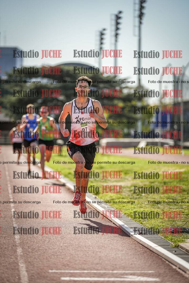 Fotos de los 800 m llanos de varones