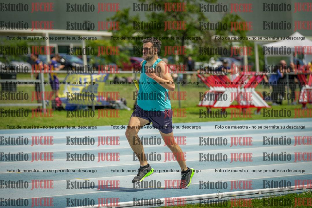 Fotos durante el transcurso de los relevos 20' para running teams - serie 1