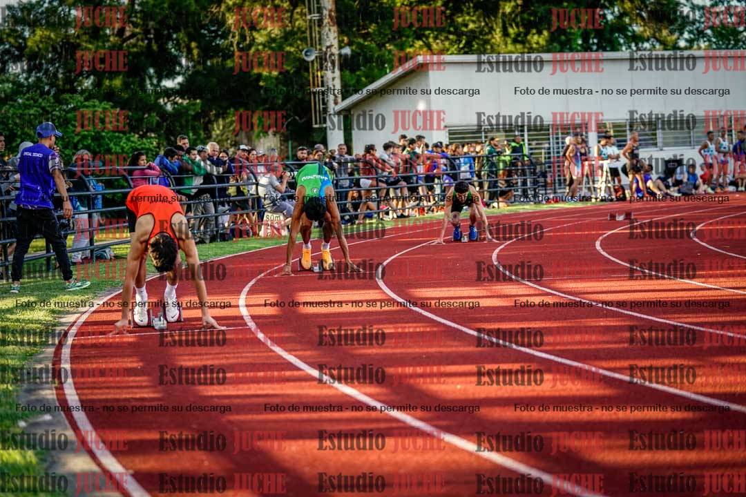 Fotos de los 400 m llanos de varones