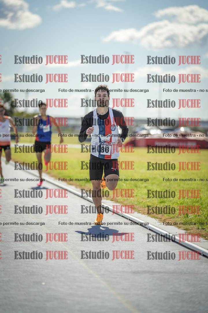 Fotos de los 800 m llanos de varones