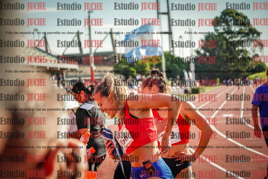 Fotos de algunos extras y podios del día 1