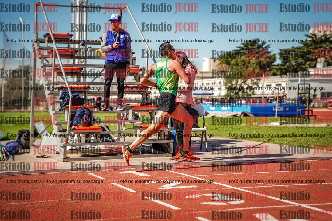 Fotos de los 800 m llanos de varones