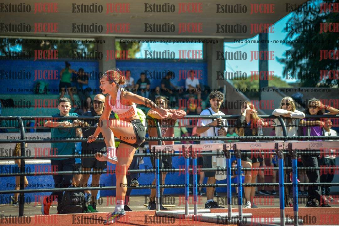Fotos de los 100 m con vallas de mujeres
