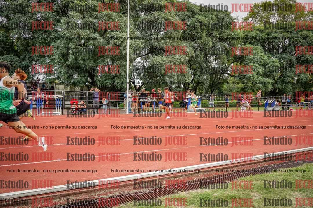 Fotos de los 80 m llanos de varones
