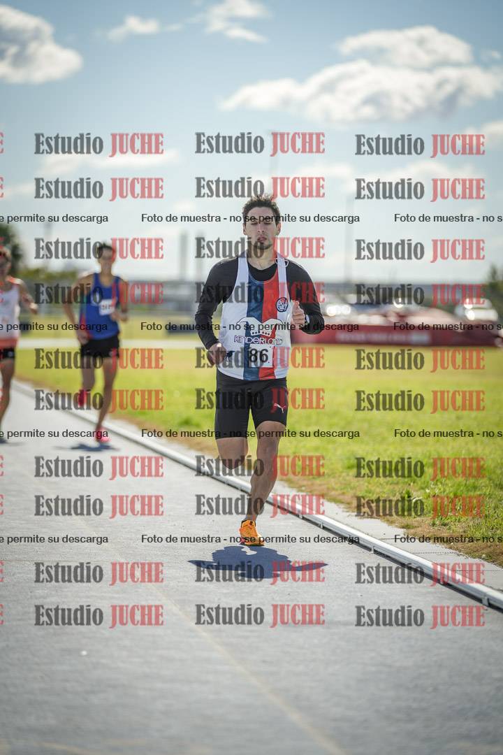 Fotos de los 800 m llanos de varones