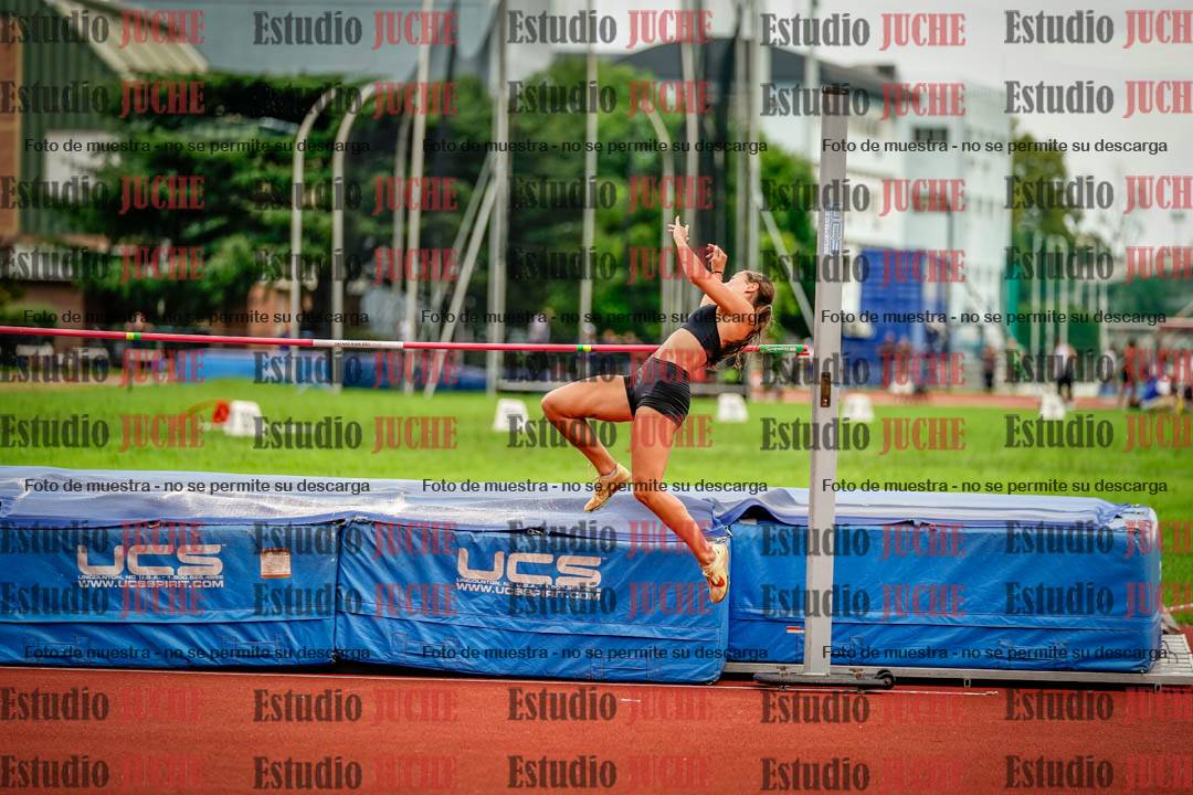 Fotos del salto en alto de mujeres