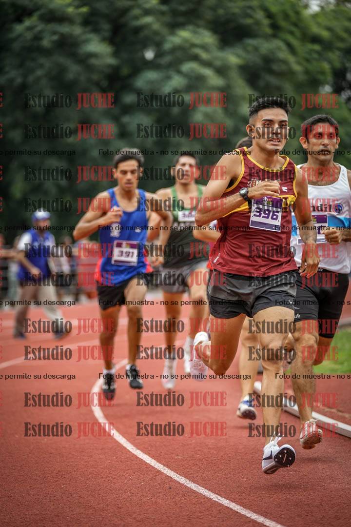 Fotos de los 800 m llanos de varones