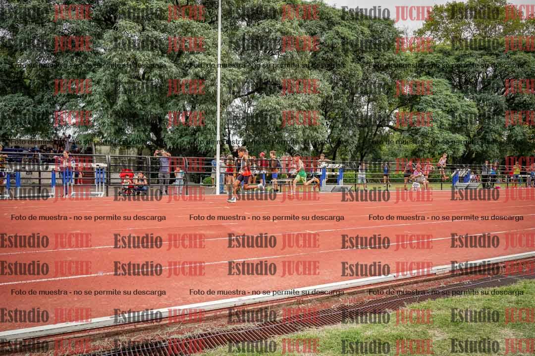 Fotos de los 80 m llanos de varones
