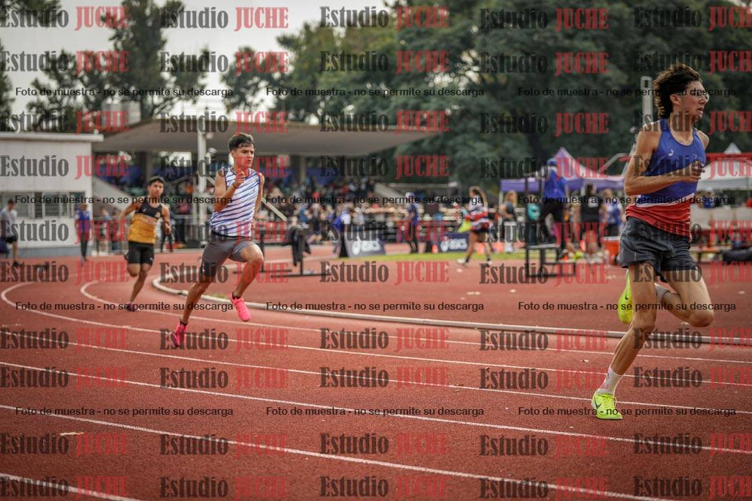 Fotos de los 400 m llanos de varones