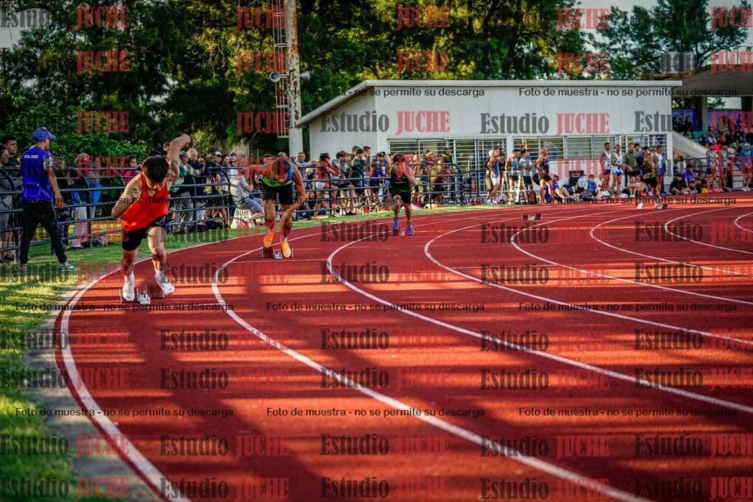 Fotos de los 400 m llanos de varones
