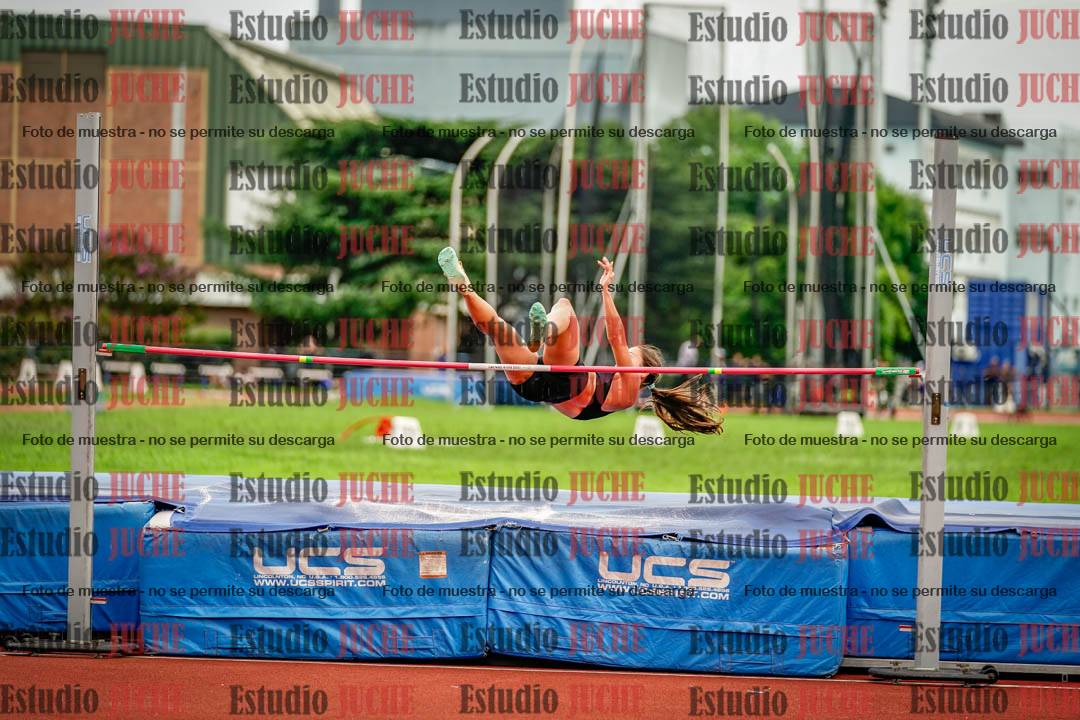 Fotos del salto en alto de mujeres