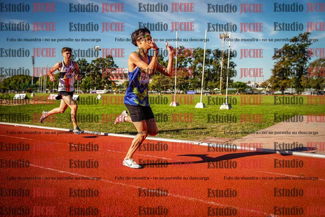 Fotos de los 800 m llanos de varones