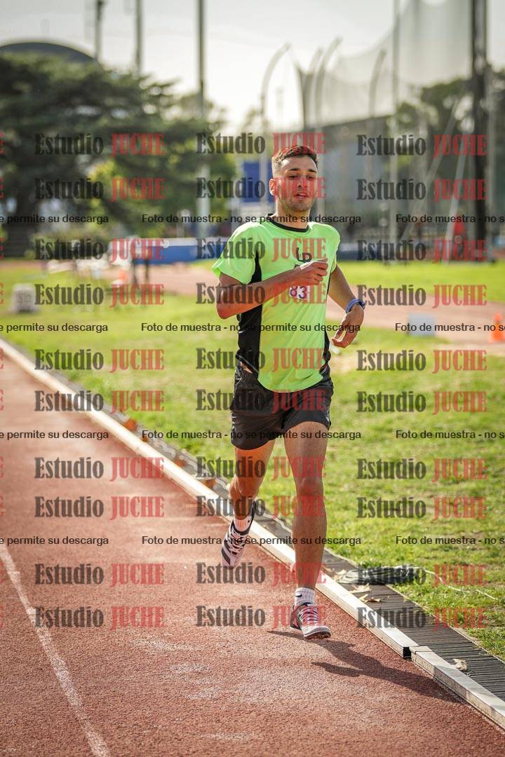 Fotos de los 800 m llanos de varones