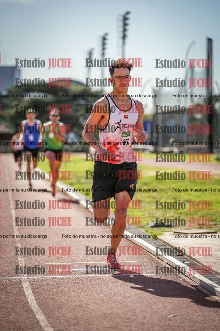 Fotos de los 800 m llanos de varones